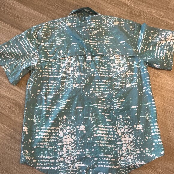 Reel Legends Saltwater II Mens L Fishing Shirt Vented Green Short Sleeve NWOT - Picture 4 of 4